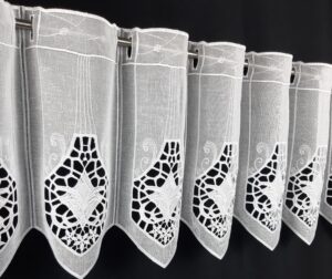 Stickereipanneaux auf Feinkäseleinen 30, 45 und 60 cm hoch, weiß