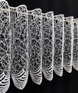 Macramee-Panneau mit Spitze, 30 cm und 45 cm hoch, Farbe 10 (weiß)